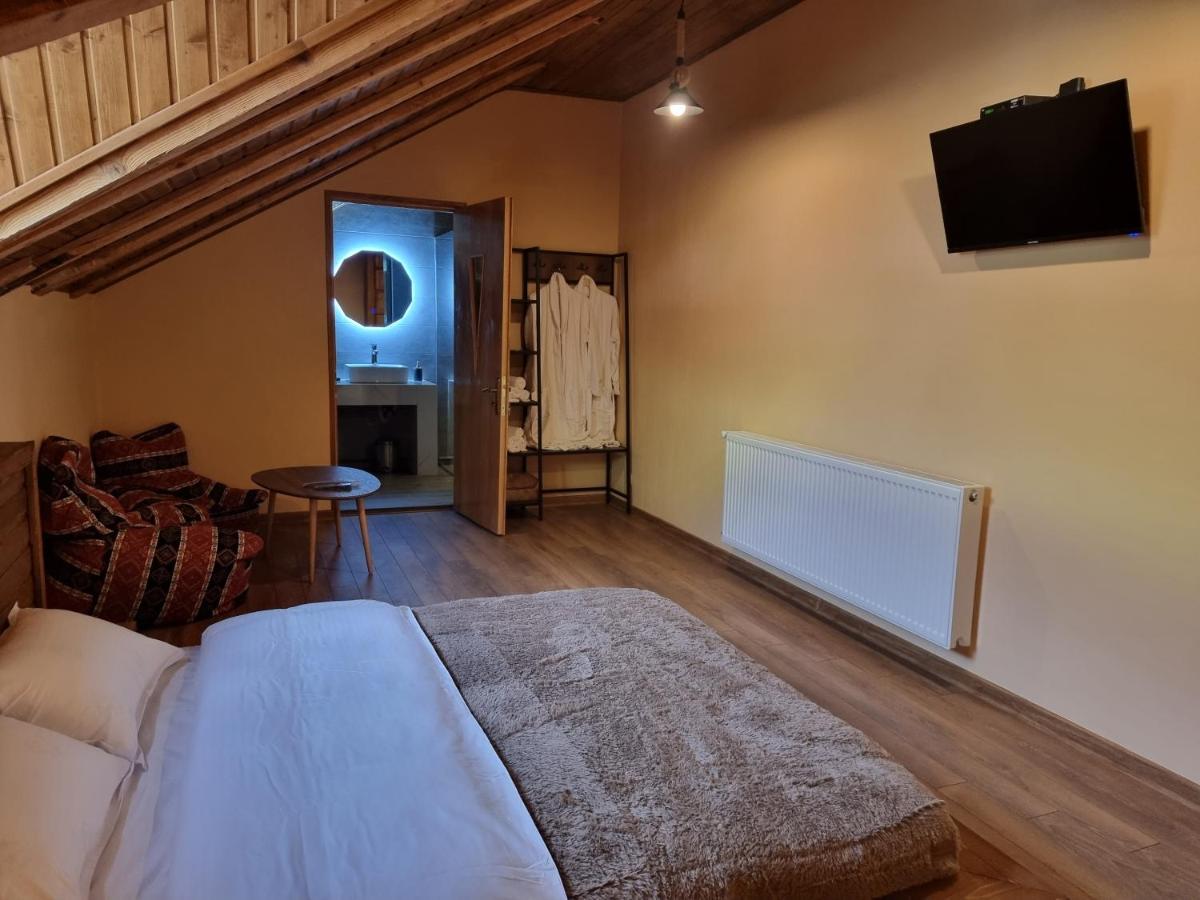Graf Kazbegi Hotell Exteriör bild