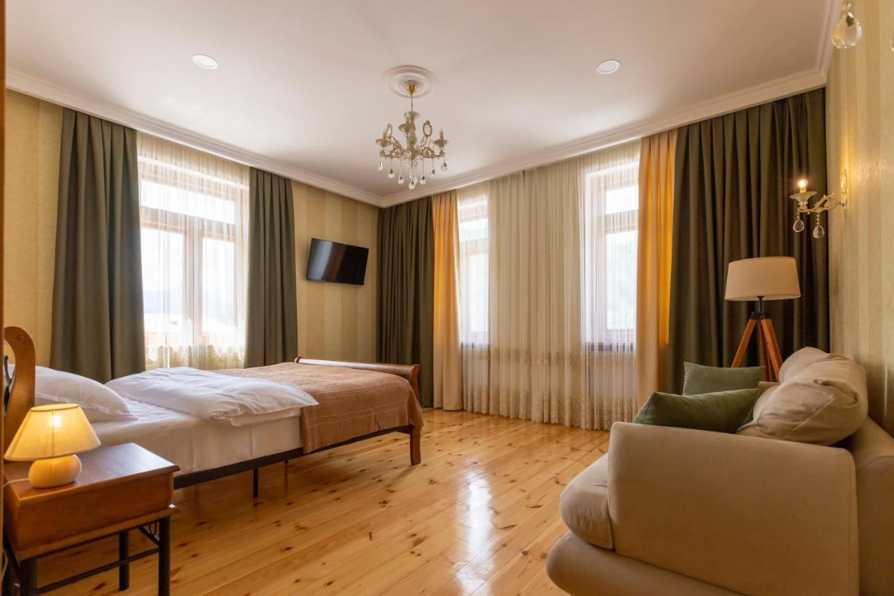 Graf Kazbegi Hotell Exteriör bild