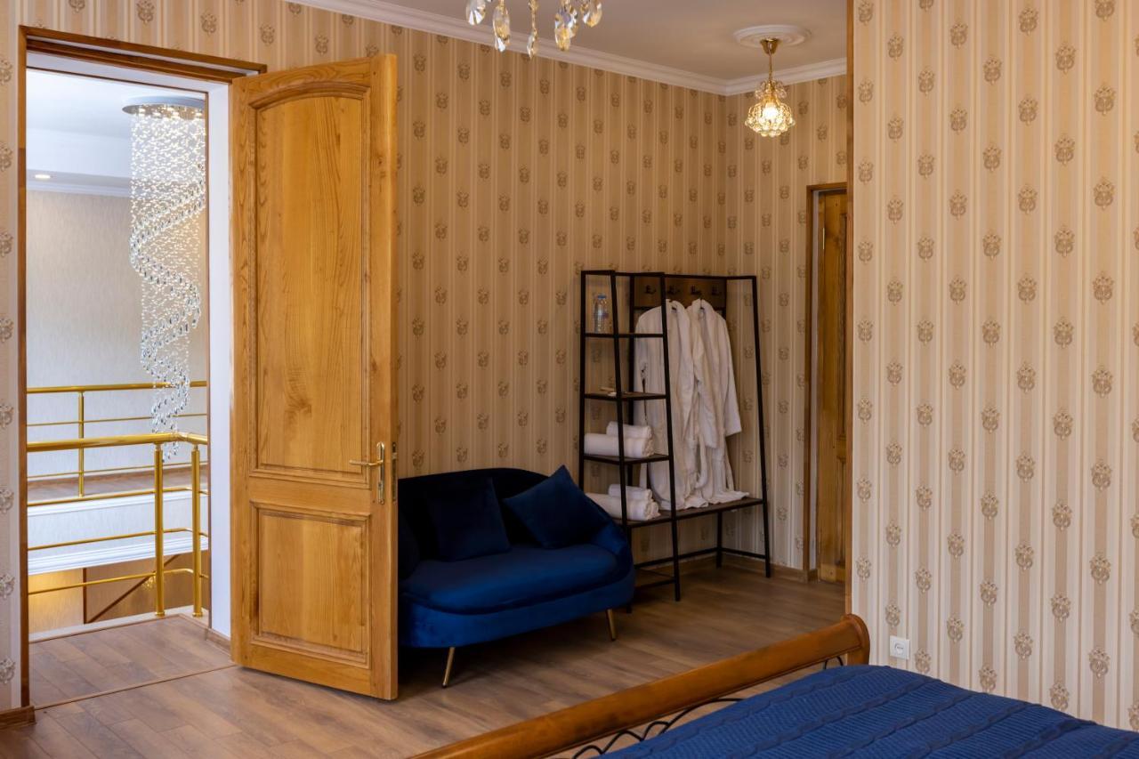 Graf Kazbegi Hotell Exteriör bild