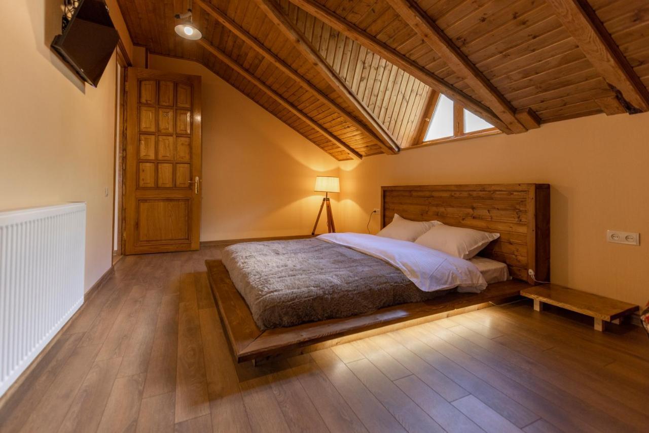 Graf Kazbegi Hotell Exteriör bild