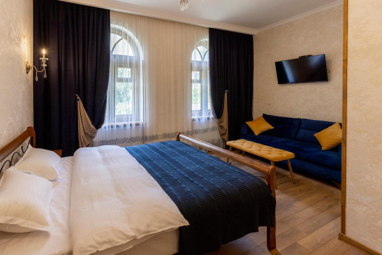 Graf Kazbegi Hotell Exteriör bild
