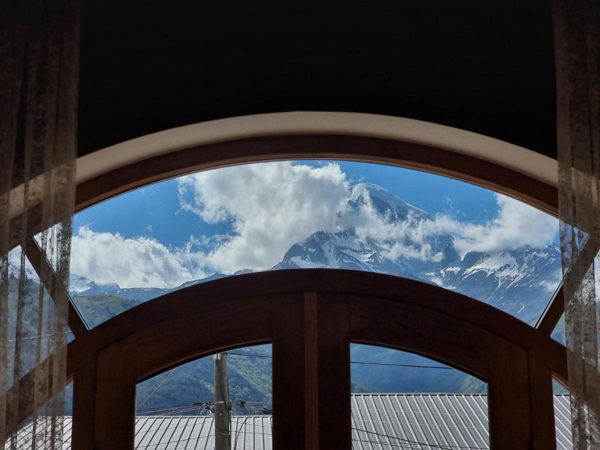 Graf Kazbegi Hotell Exteriör bild