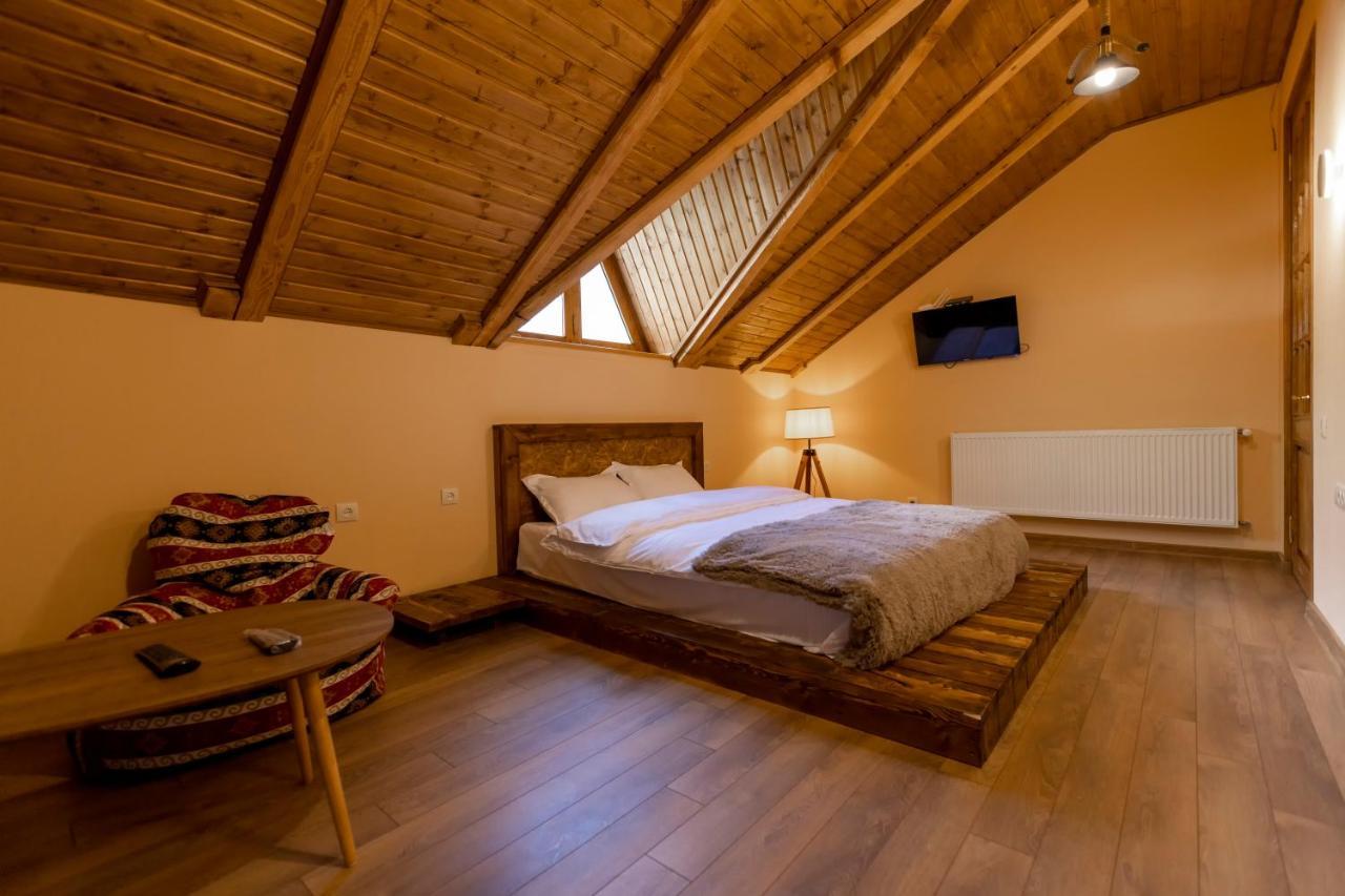 Graf Kazbegi Hotell Exteriör bild