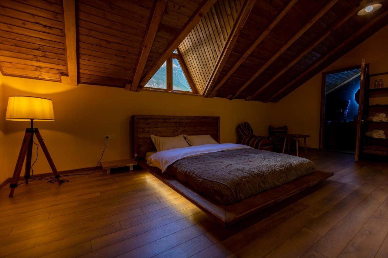 Graf Kazbegi Hotell Exteriör bild