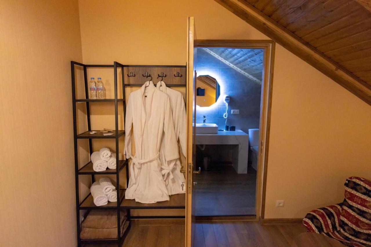 Graf Kazbegi Hotell Exteriör bild