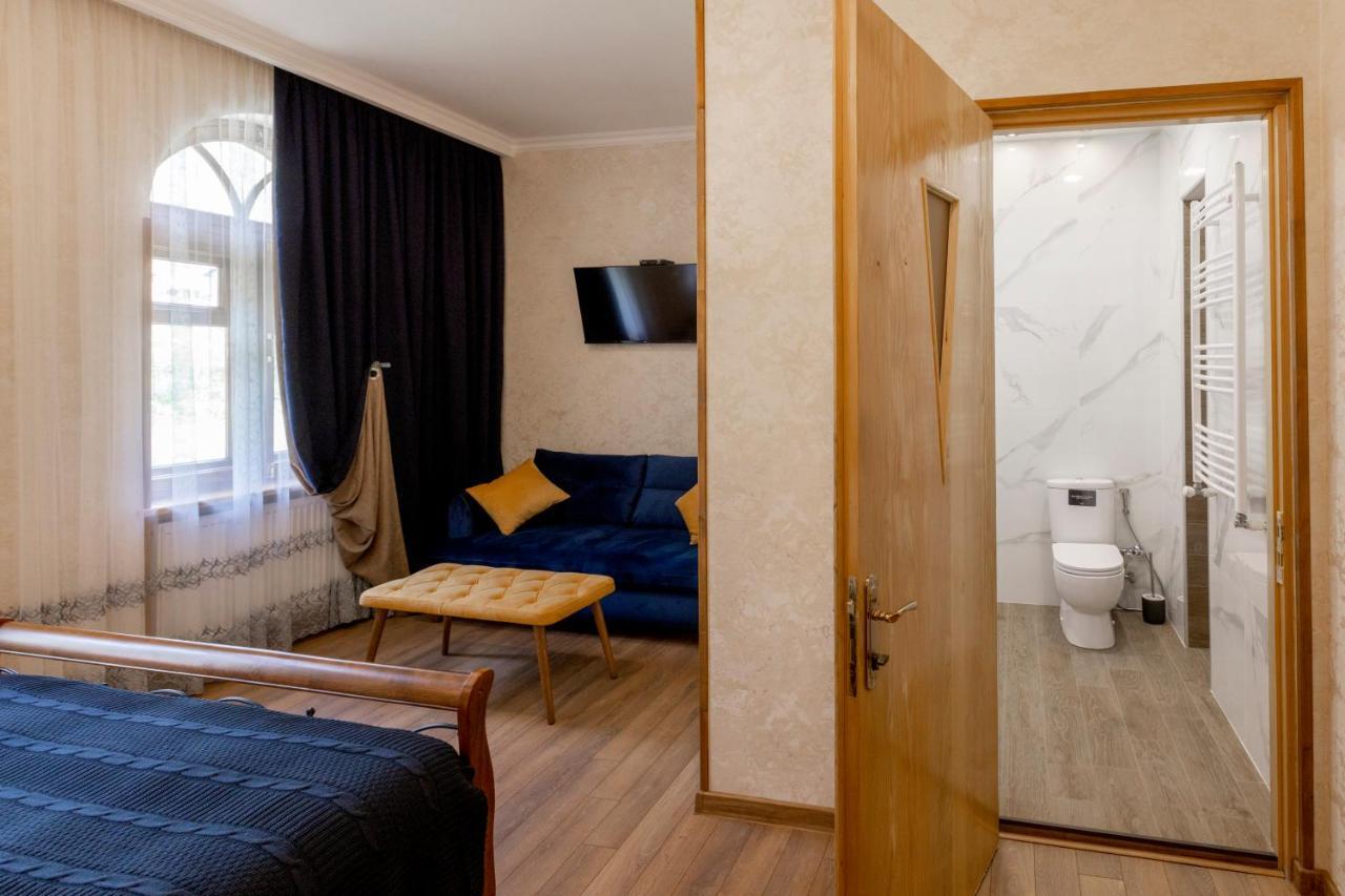Graf Kazbegi Hotell Exteriör bild