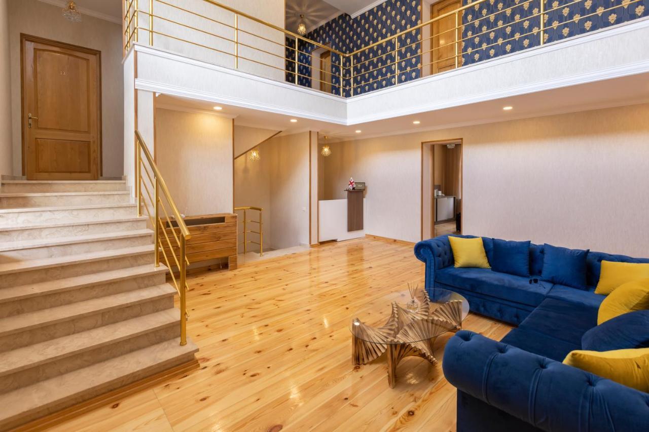 Graf Kazbegi Hotell Exteriör bild