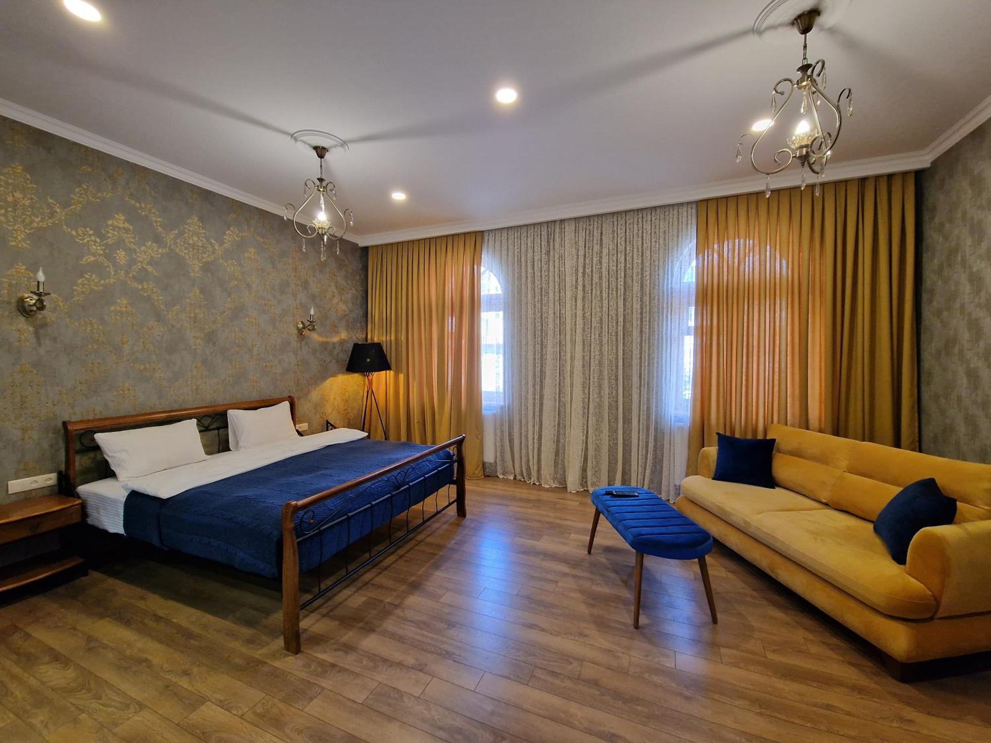 Graf Kazbegi Hotell Exteriör bild