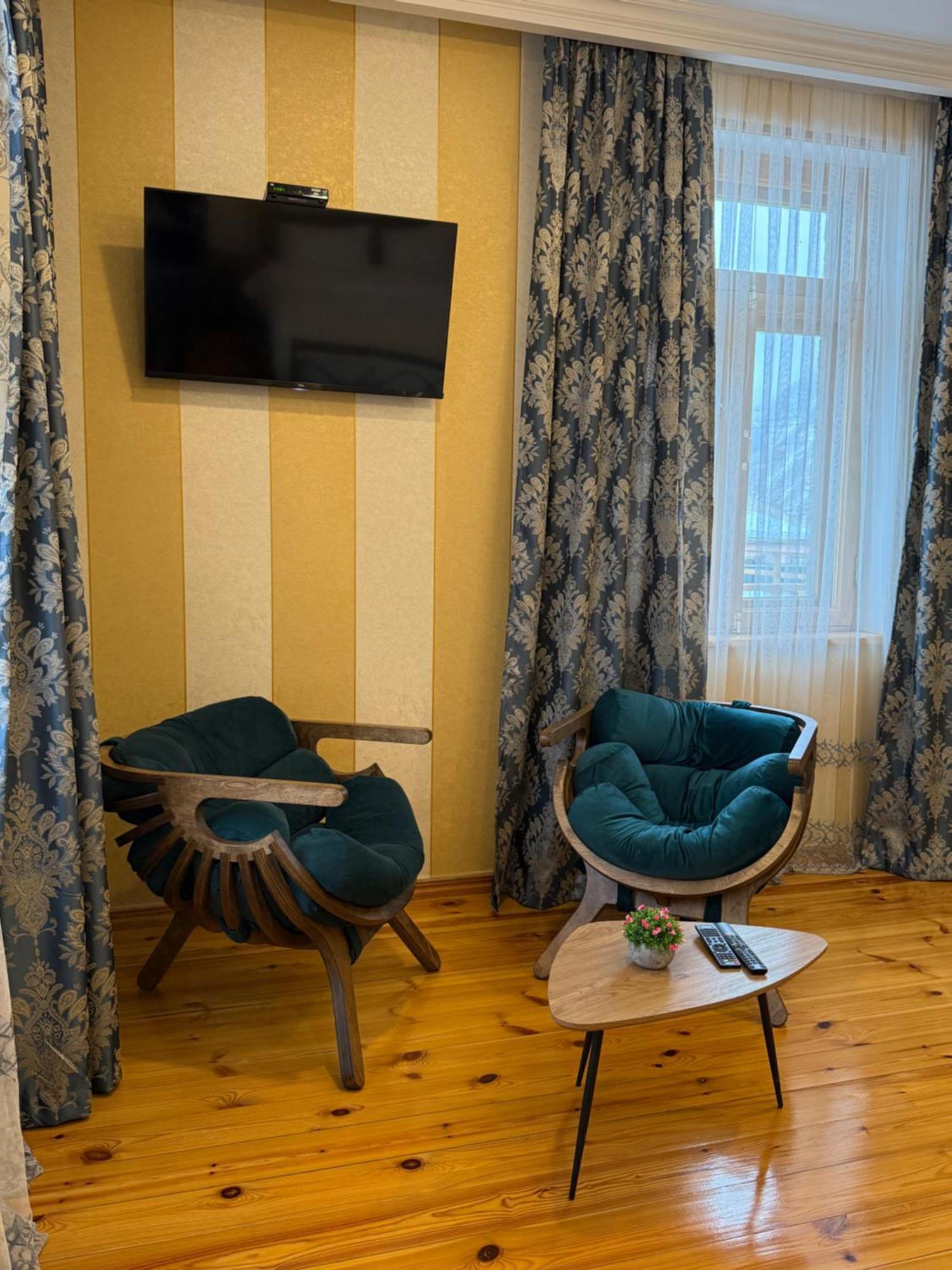 Graf Kazbegi Hotell Exteriör bild