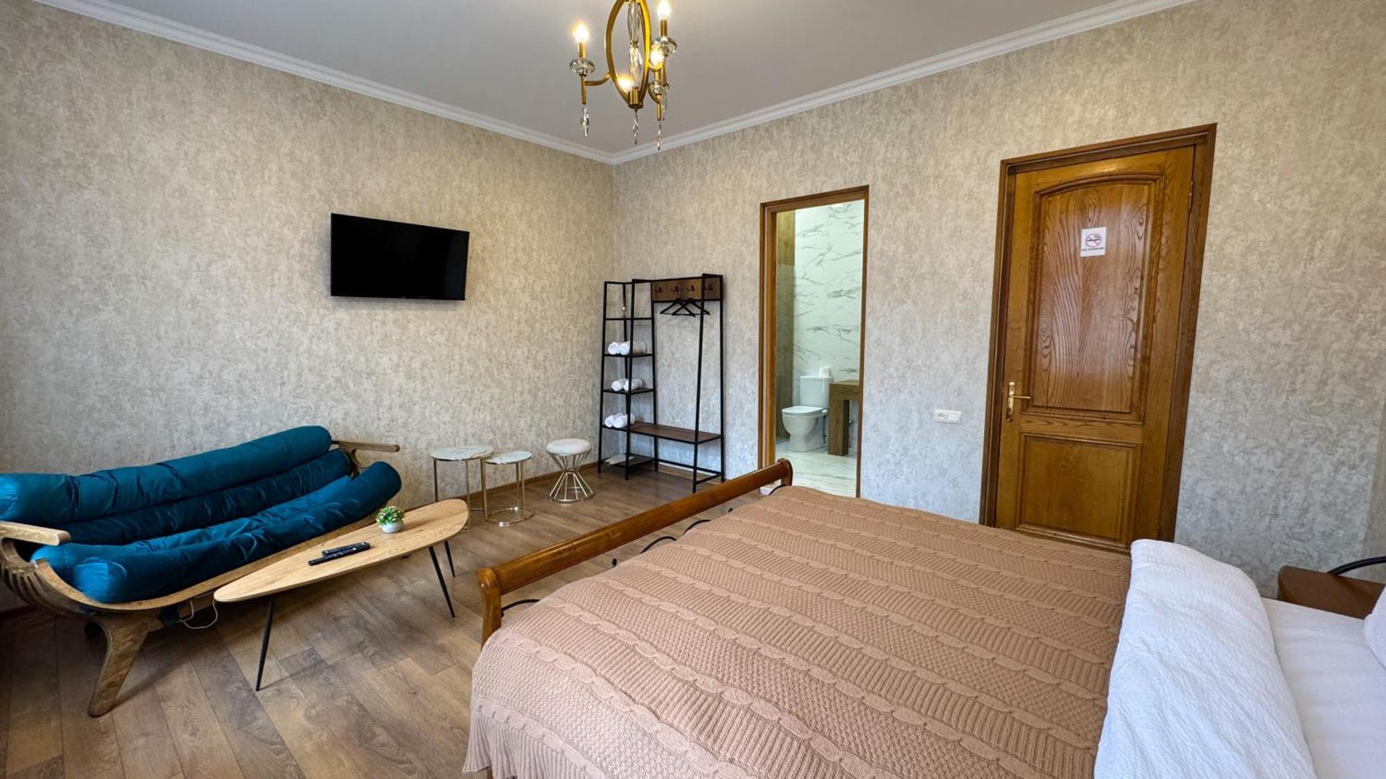 Graf Kazbegi Hotell Exteriör bild
